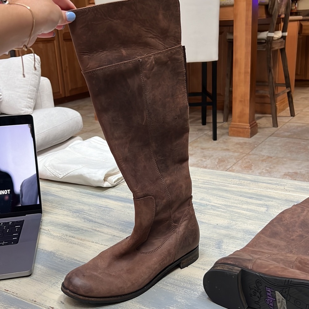 Boots - Picture 2 of 4